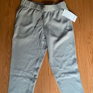 Lululemon On The Fly Jogger